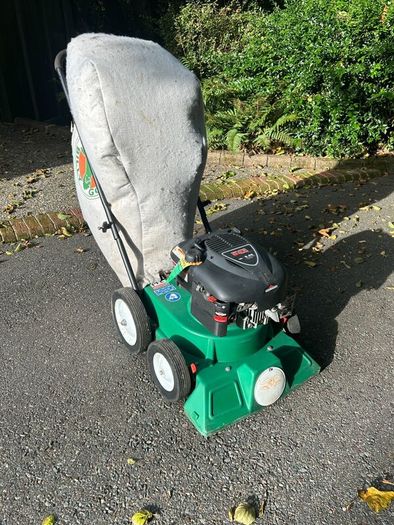 Wheeled Leaf and Litter Vacuum - Billy Goat