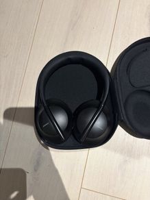 Bose Noise Cancelling Headphones 700 Black With Case