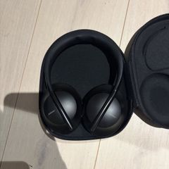 Bose Noise Cancelling Headphones 700 Black With Case