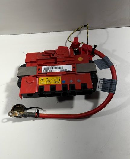 BMW E81 E82 E84 E87 E90 E91 E92 Distributor Fuse 6942912-08 A3l2b935g 3 Series