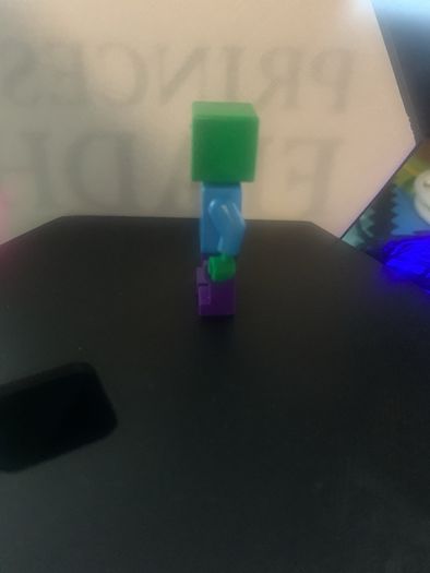 lego Minecraft zombie