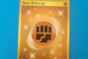 Basic Fighting Energy Gold Holo Rare Pokemon Card from Scarlet &amp; Violet