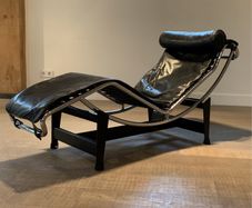 Mid Century Classic Le Corbusier Chaise