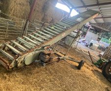 Bale elevator