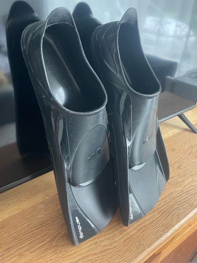 Swimming fins