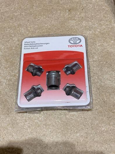 Wheel lock set Toyota