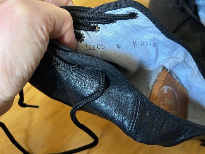 Boy/Adult reel irish dancing shoes  size 6