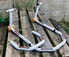 Moto stand