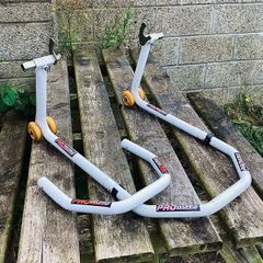 Moto stand