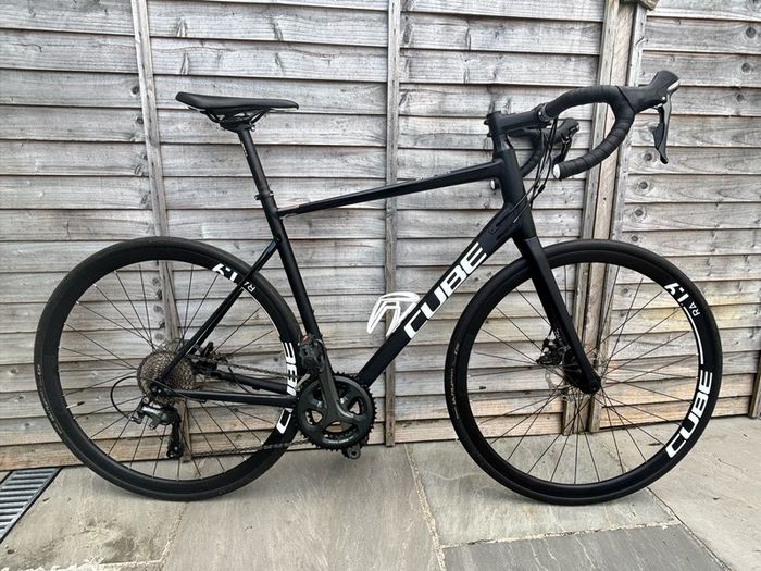 Cube Attain Race Road Bike Black/White 58cm