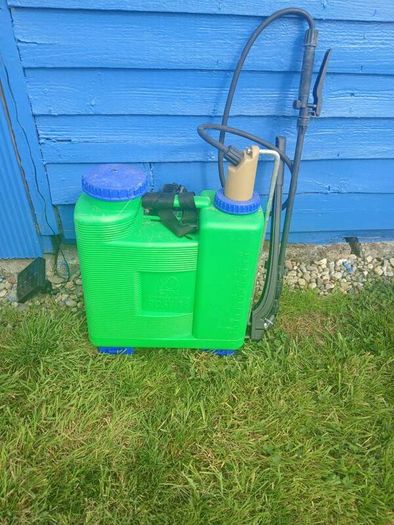 knapsack sprayer