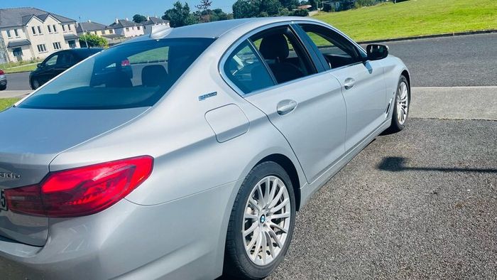 BMW 2018 530e Performance Petrol plug-in Hybrid
