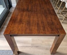 Dining Room Table & 6 Chairs