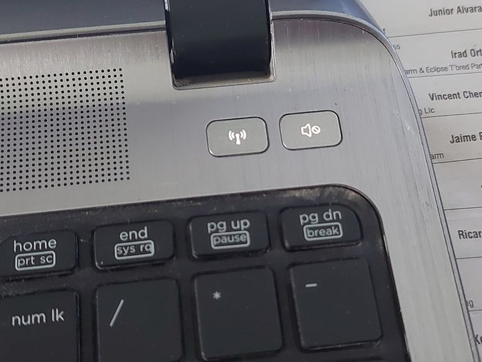 HP ProBook 455 G2AMD A8-7100 Radeon R5, 8 Compute Cores 4C + 4G, 1.8GHz, 12GB Ram, 500GB HD, Windows 10, Micosoft Edge, Chrome, and VLC