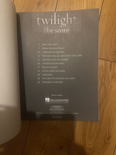 Carter Burwell Twilight The Score (Piano Solo) Pf: Music from the Motion Picture Paperback