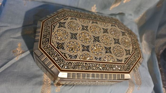 Octagonal inlaid wooden box with mother-of-pearl