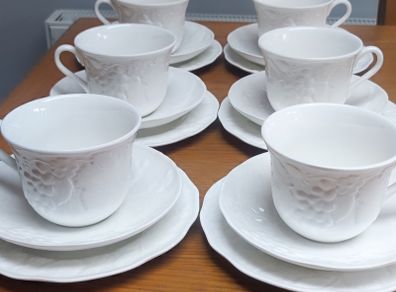 Wedgwood Strawberry and Vine