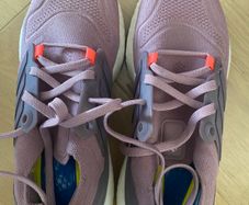 Size 5.5 Ladies trainers in violet / purple