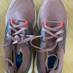 Size 5.5 Ladies trainers in violet / purple
