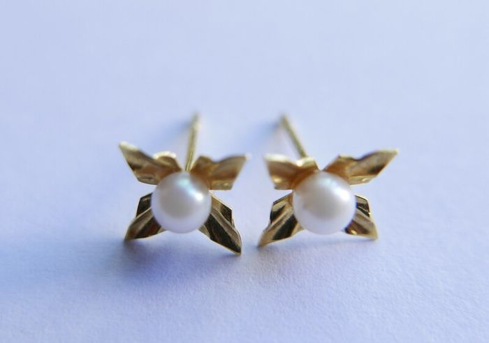 Vintage Solid 9ct Yellow Gold 375 Pearl Stud Earrings, Flower Style 0,9g