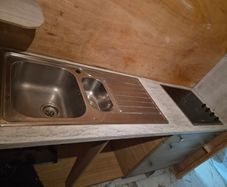 Metal kitchen sink