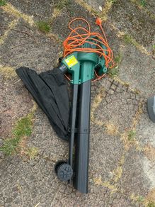 Leaf blower and garden vacuum cleaner