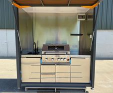 Outdoor Kitchen/ BBQ