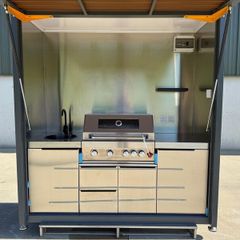 Outdoor Kitchen/ BBQ