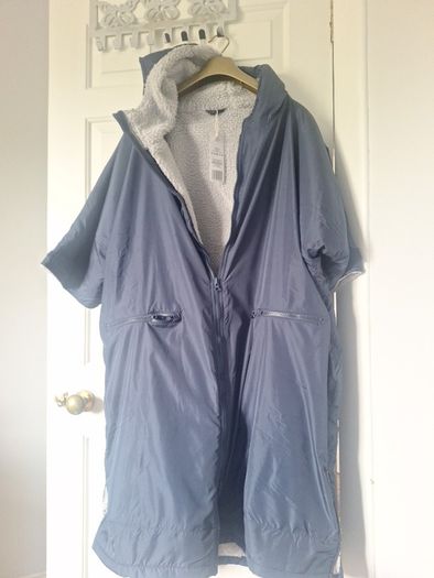BNWT Dryrobe/Changing robe