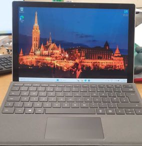 Microsoft Surface Pro 7 -Core i5 10th Gen | 8GB RAM | 256GB SSD | Touchscreen | Windows 11 Pro
