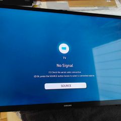 Samsung LED TV WITH REMOTE immaculate condition