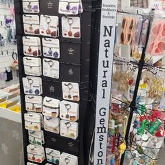 Retail stock girls accessories
