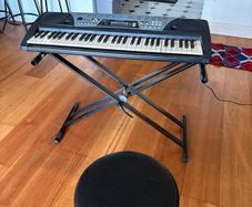 Yamaha PSR-175 Keyboard bundle - Stand & Stool included
