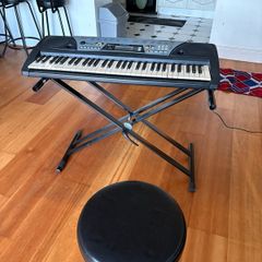 Yamaha PSR-175 Keyboard bundle - Stand & Stool included