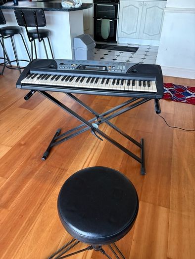 Yamaha PSR-175 Keyboard bundle - Stand & Stool included