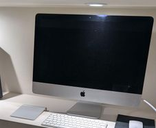 Apple iMac 21.5 inch Late 2015 Full Bundle with Keyboard, Mouse and Trackpad