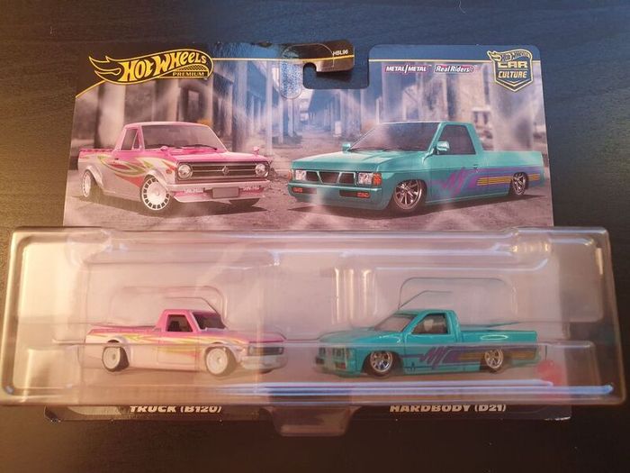 Hot Wheels Datsun Nissan Twinpack