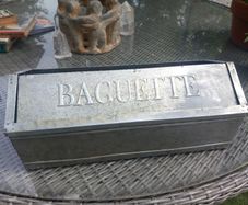 As new zinc baguette box, D18