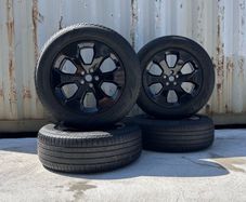 Genuine Land Rover Defender Sport 20" Alloy Wheels - Like New