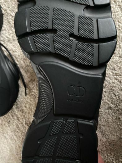 Dior B22