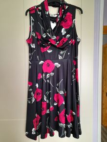 ladies summer dress size 14 bnwt