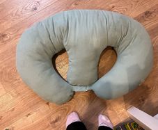twin feeding pillow