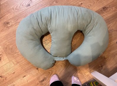 twin feeding pillow