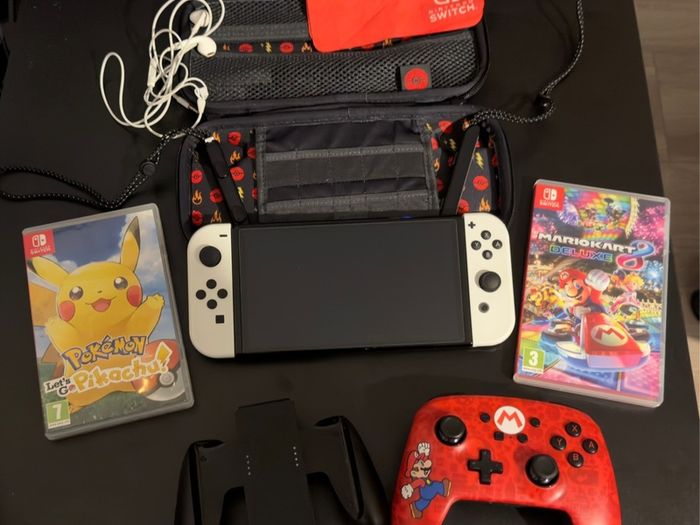 Nintendo Switch OLED Ultimate Bundle Excellent Condition