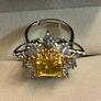 Star shape ring with yellow stones Image 3