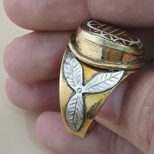 Vintage Etched Carnelian Agate Ring Brass & Silver Inlay, Flower Design