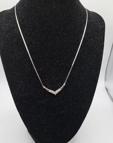 9ct white gold cz necklace