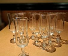 (REDUCED) x11 Champagne Wine Glasses