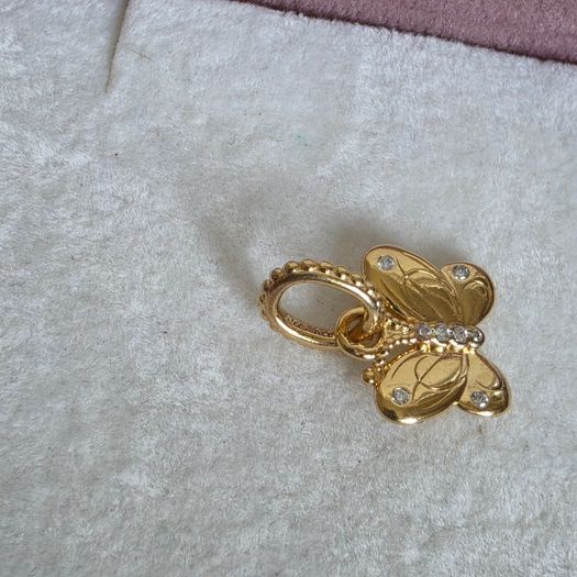 Pandora shine decorative butterfly pendant,  18k yellow gold