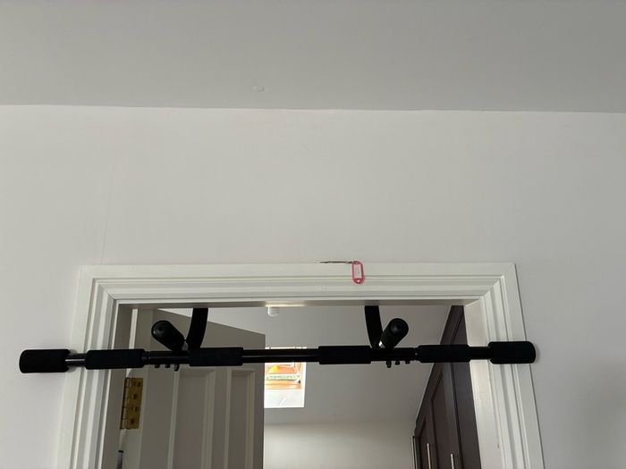 Pull up bar perfect condition